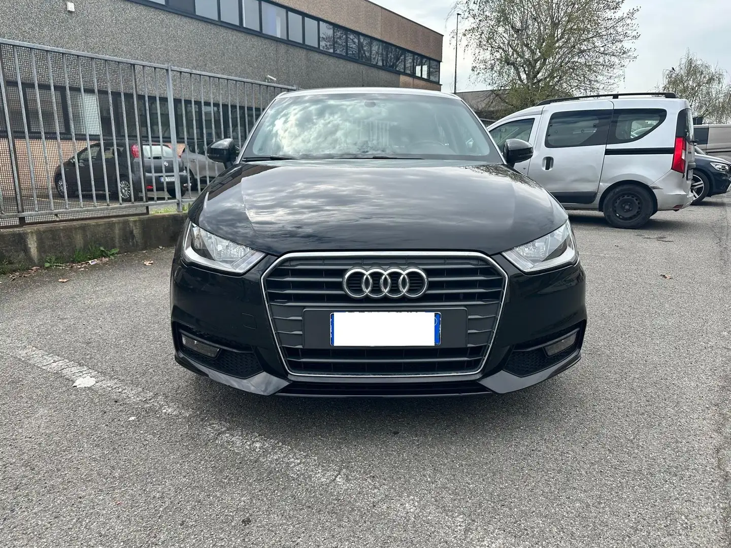 Audi A1 Sportback 1.4 tdi Plus s-tronic NEOPATENTATI OK ! Negro - 2