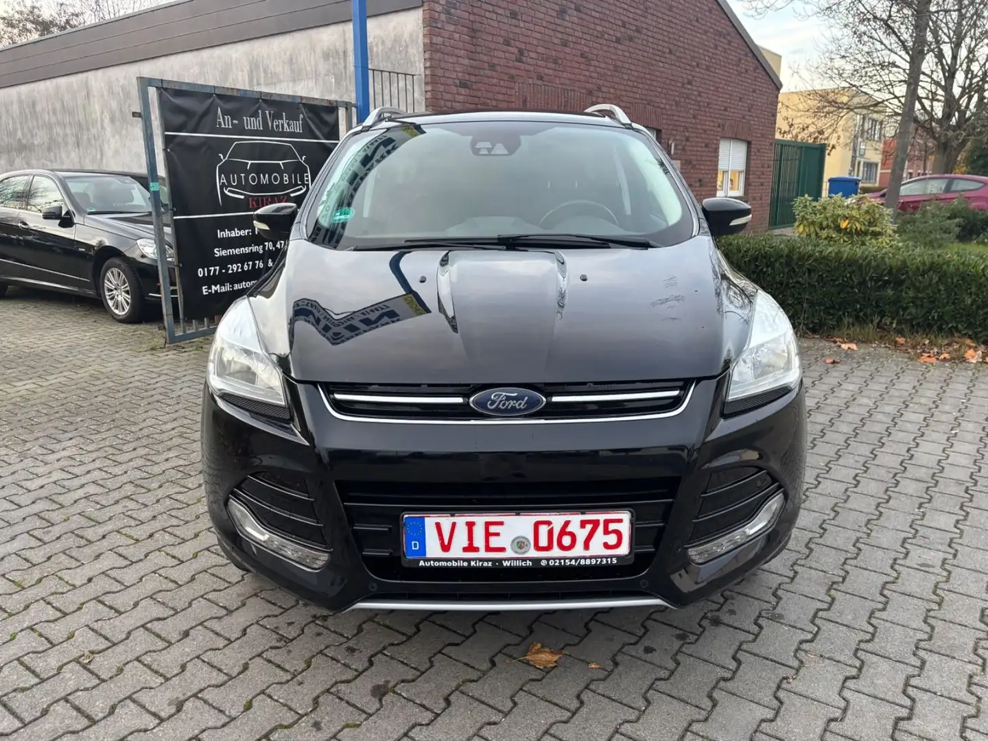 Ford Kuga Titanium AUTOMATIK SHZ NAVI PDC TEMP AHK Schwarz - 2