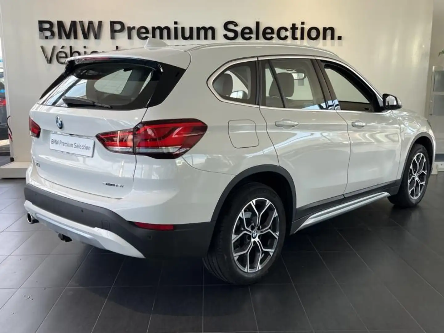 BMW X1 sDrive18iA 136ch xLine DKG7 Blanc - 2
