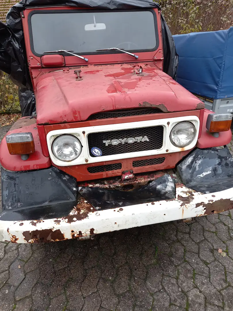 Toyota FJ40 Red - 1