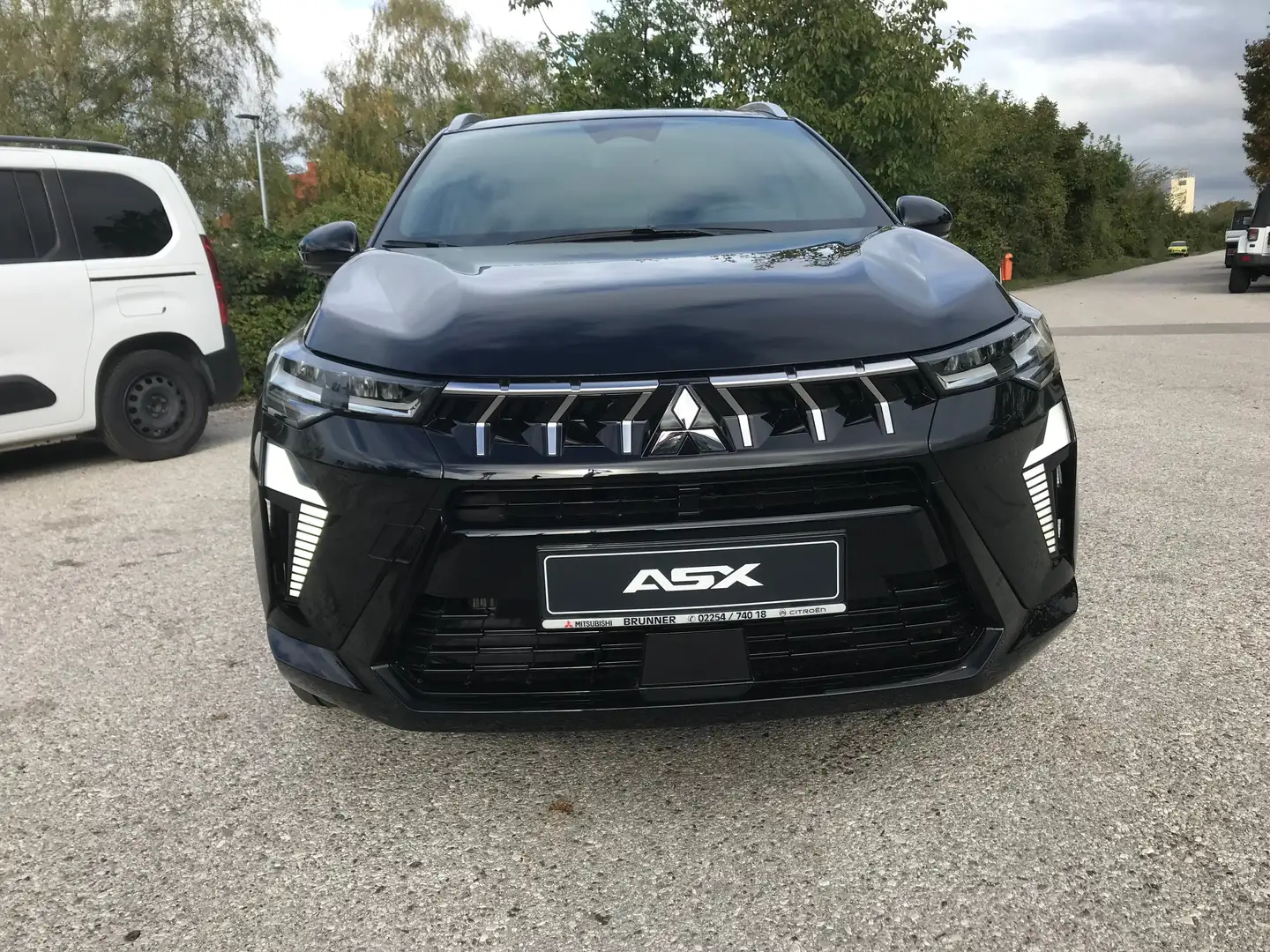 Mitsubishi ASX 1,3 DI-T MHEV Invite Schwarz - 2