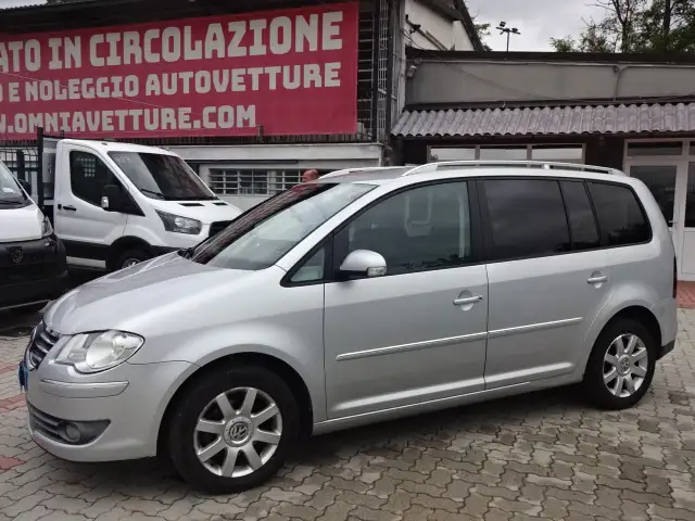 Volkswagen Touran I 2009 2.0 tdi Highline dsg dpf