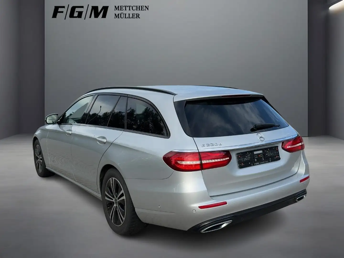 Mercedes-Benz E 220 d T Avantgarde TWA|AHK|Night|Sitzhz|SHD Argent - 2