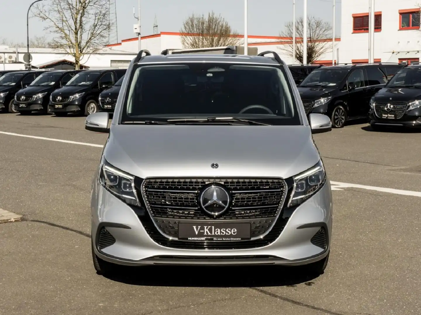 Mercedes-Benz V 300 d STYLE Lang Distronic Airmatic AHK 360° Silber - 2