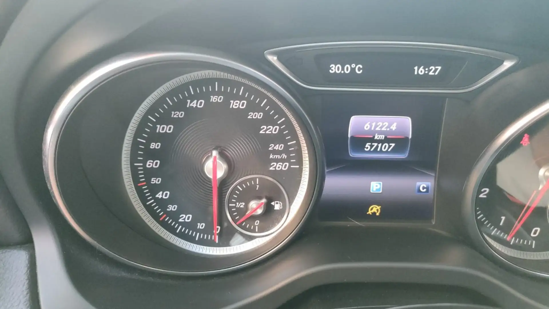 Mercedes-Benz GLA 180 Sport - 2