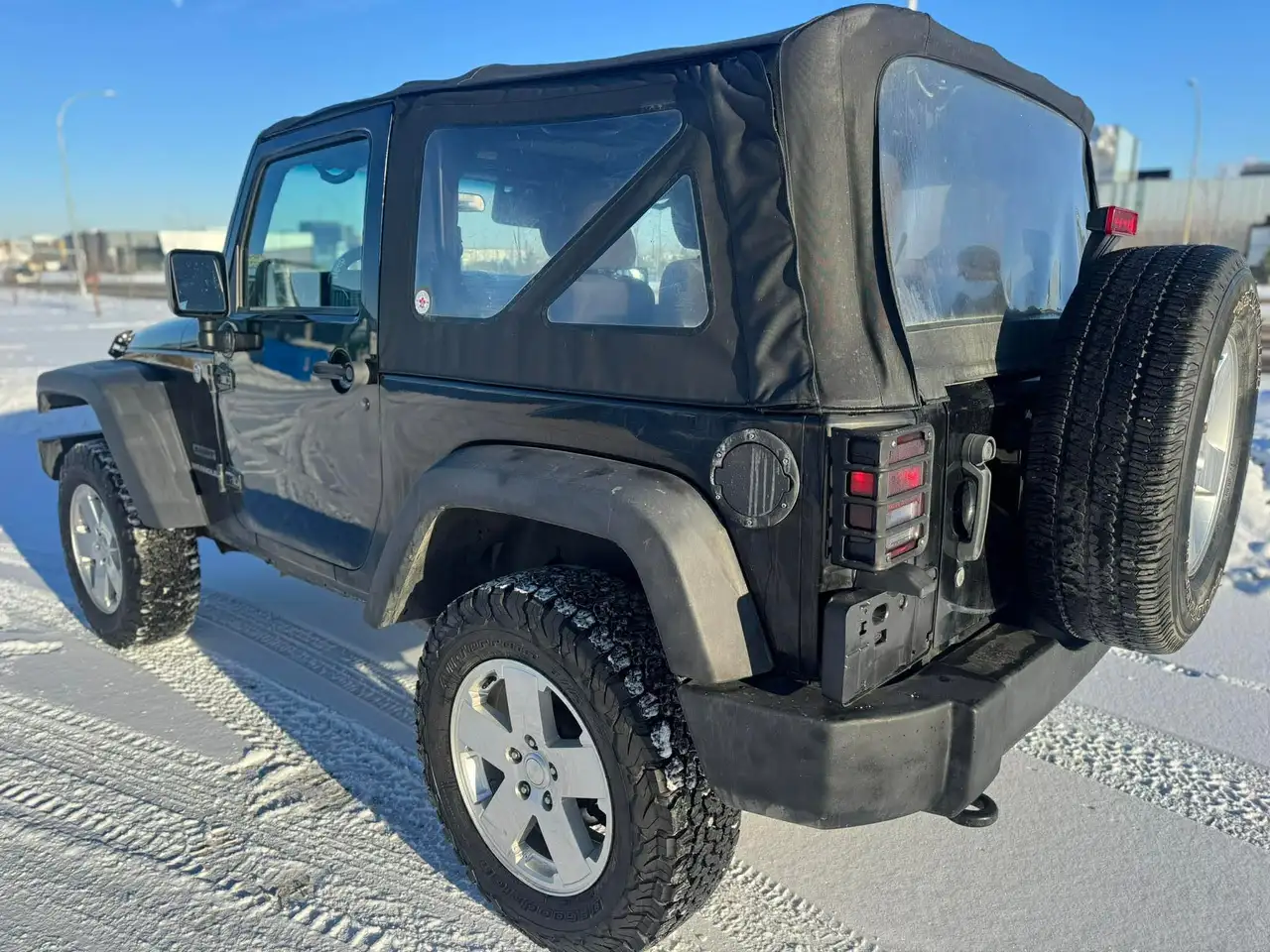 Jeep Wrangler снимка Jeep Wrangler