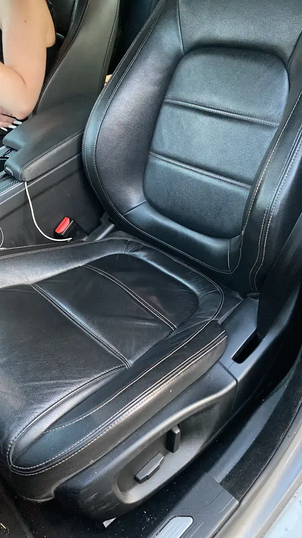 Jaguar XE - 2