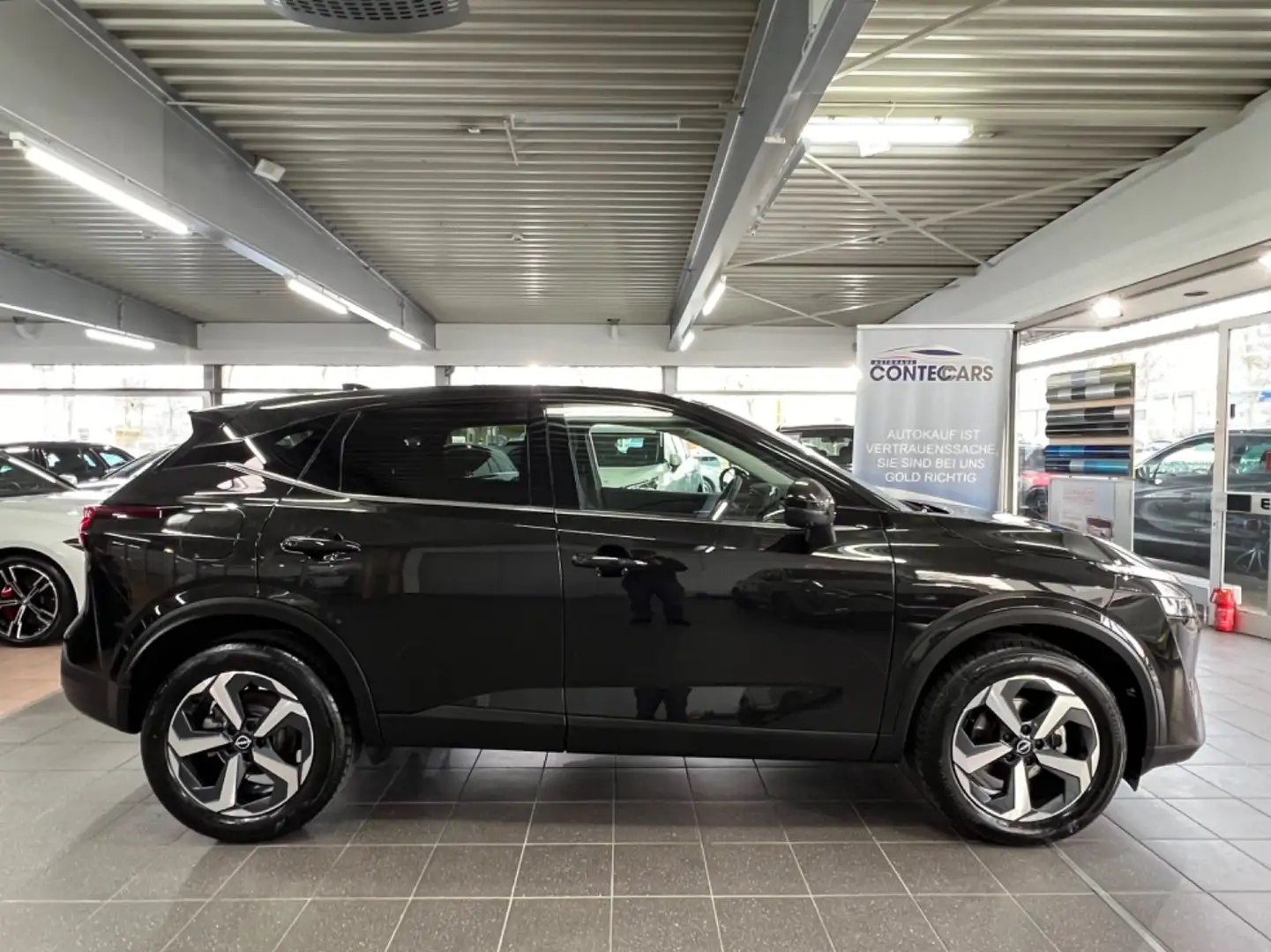 Nissan Qashqai 1.3 Connecta LED+KEYLESS+360°+ACC+VC. Schwarz - 1