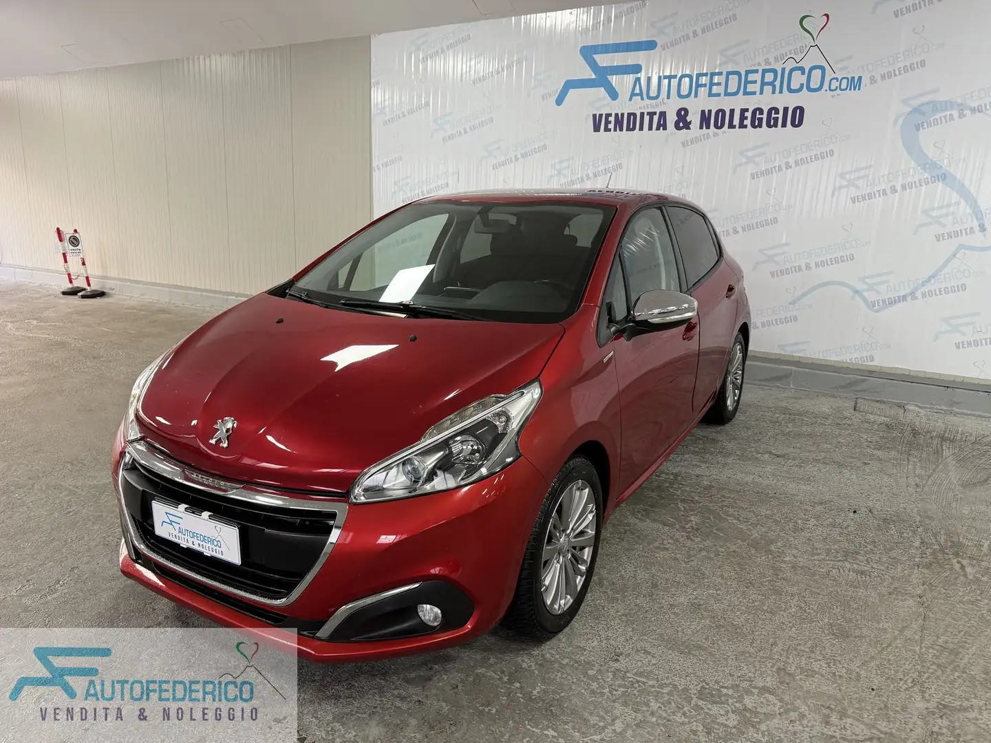 Peugeot 208 PureTech 82 5 porte Allure - 1