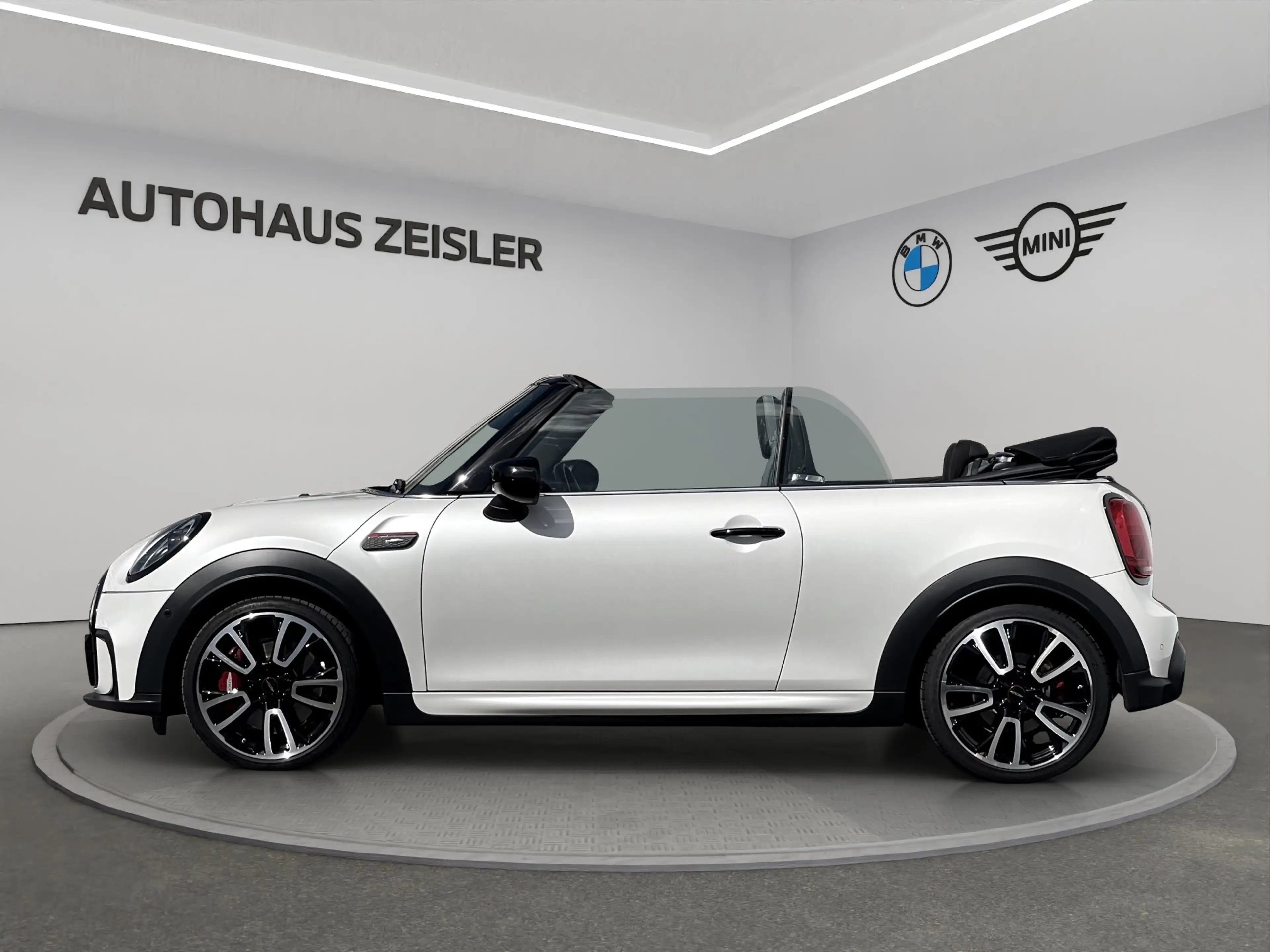 MINI John Cooper Works Cabrio John Cooper Works Cabrio — photo 4