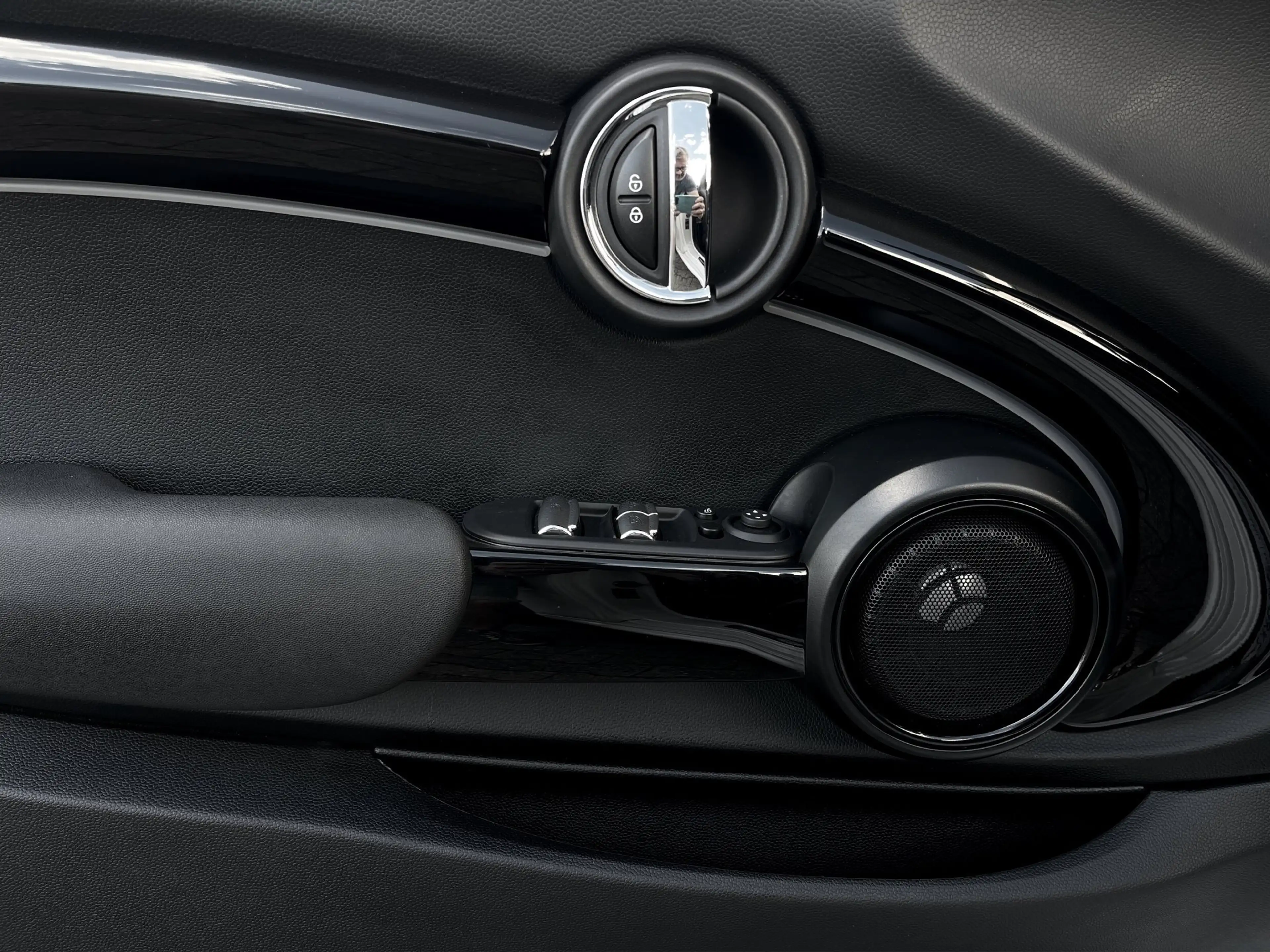 MINI John Cooper Works Cabrio John Cooper Works Cabrio — photo 15