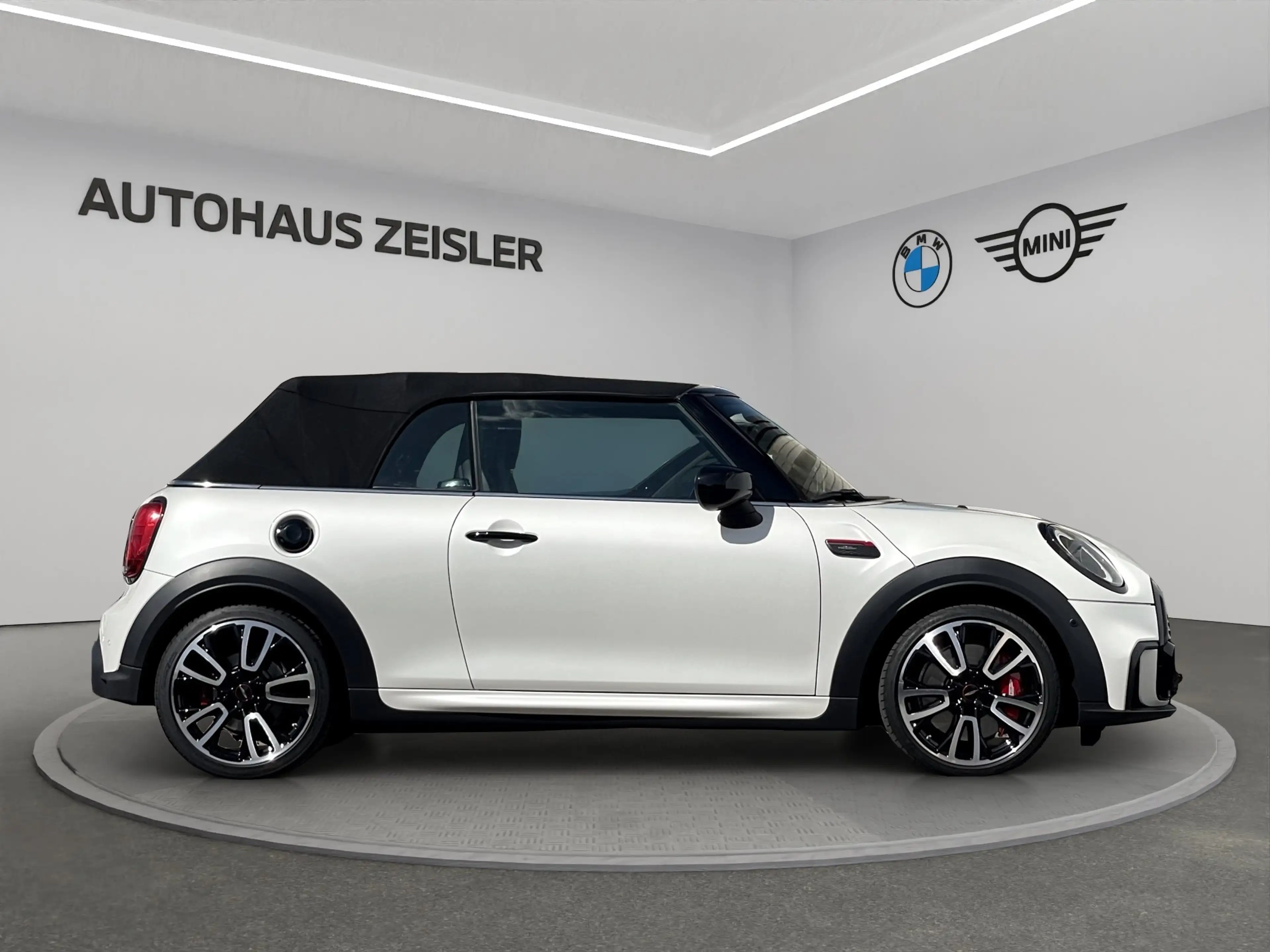 MINI John Cooper Works Cabrio John Cooper Works Cabrio — photo 3