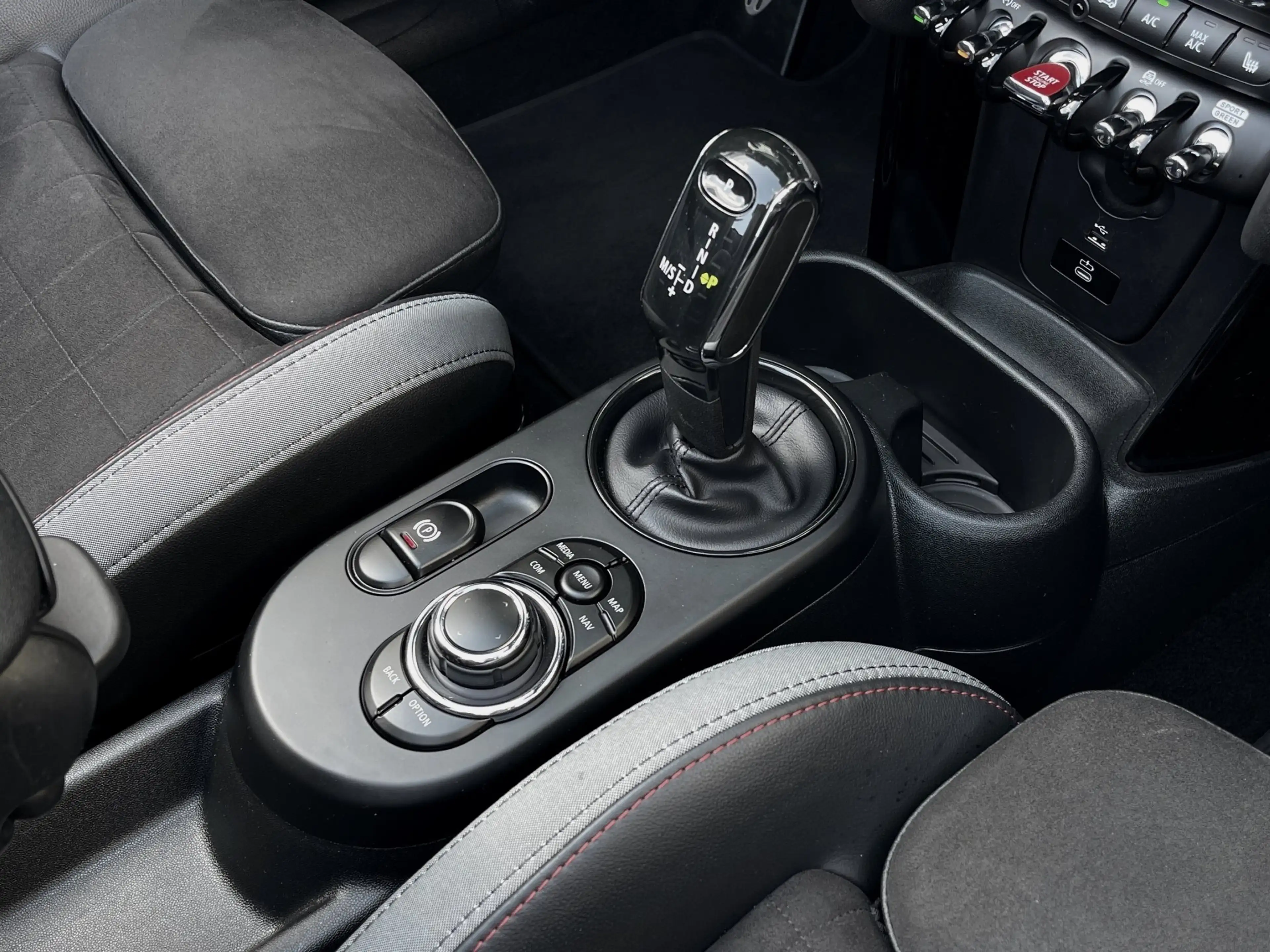 MINI John Cooper Works Cabrio John Cooper Works Cabrio — photo 10