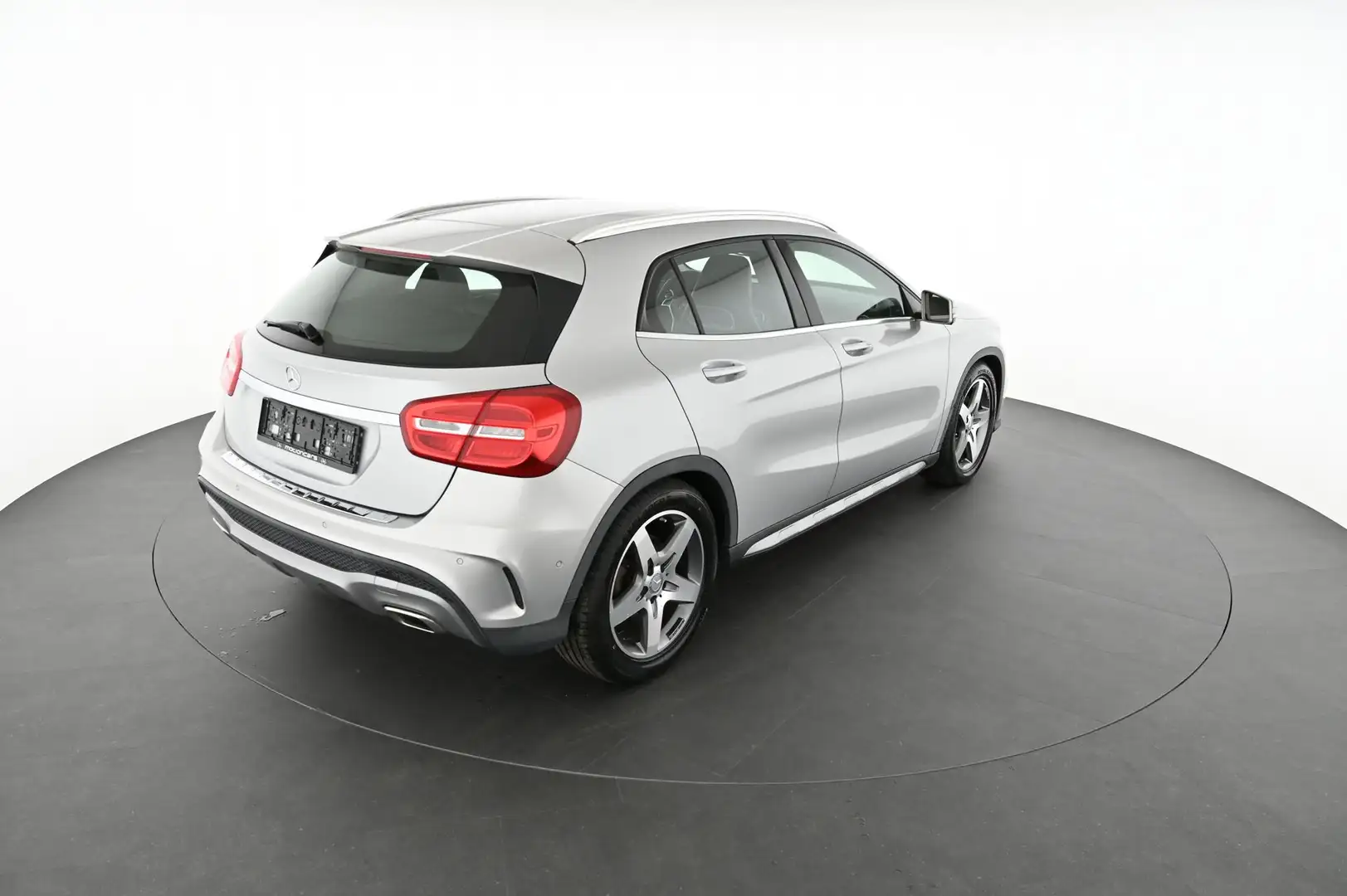 Mercedes-Benz GLA 250 4-Matic AMG Line Pickerl NEU Silber - 2