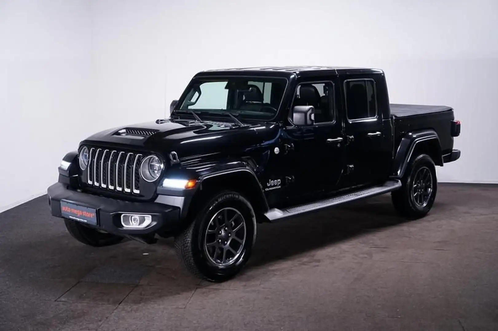 Jeep Gladiator 3.0 V6 MultiJet AWD Overland Aut.*Offr Schwarz - 1