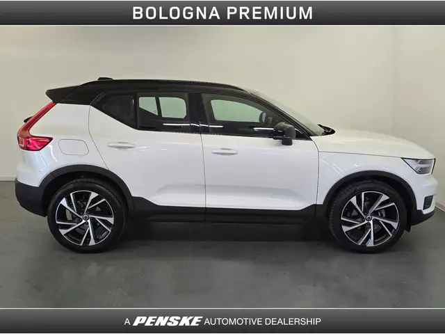 Volvo XC40 view 6