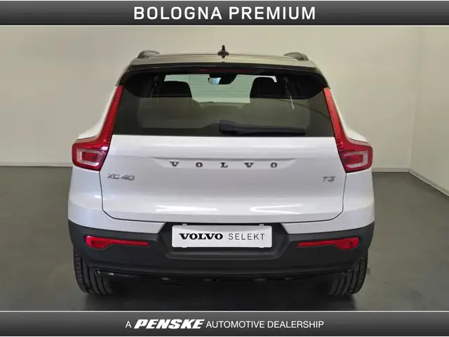 Volvo XC40 view 7