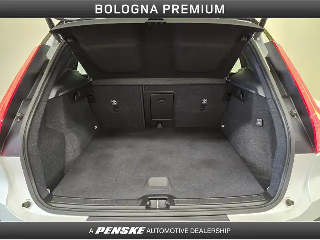 Volvo XC40 view 10