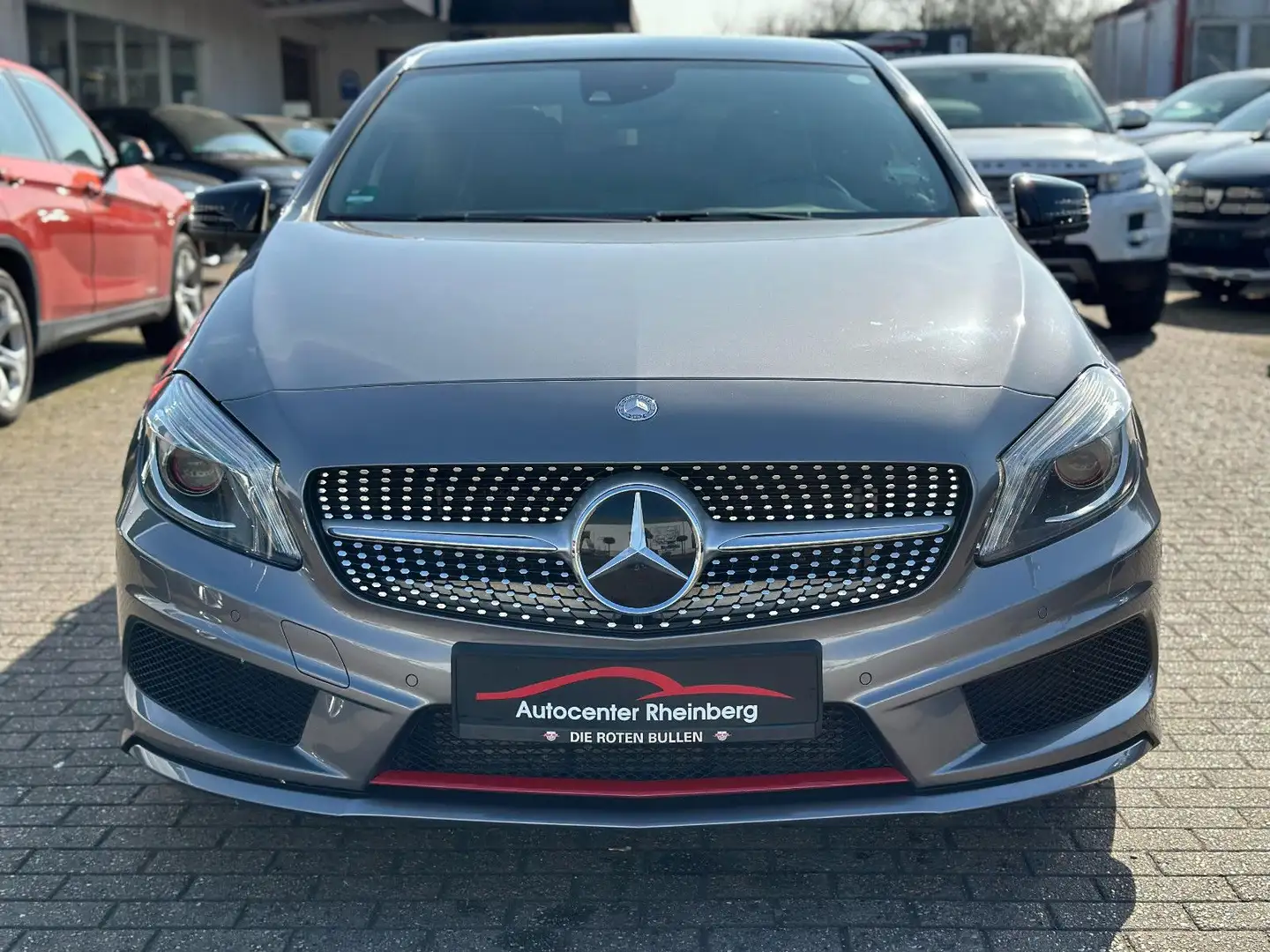 Mercedes-Benz A 250 A -Klasse Sport AMG Navi Aut. Pano Grau - 2