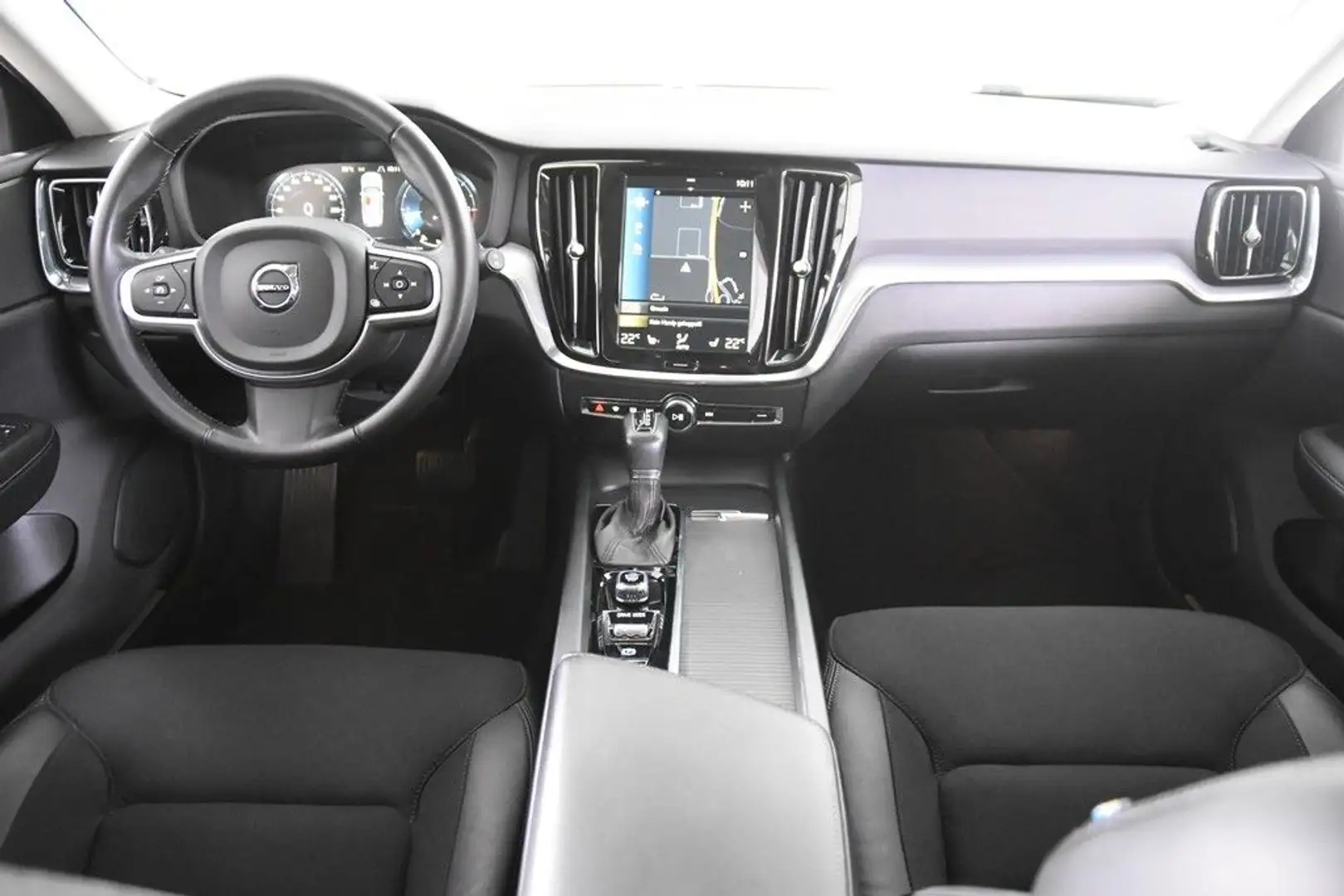 Volvo V60 D3 Inscription *1.Hand*T-Leder*SHZ*Navi* Grau - 2