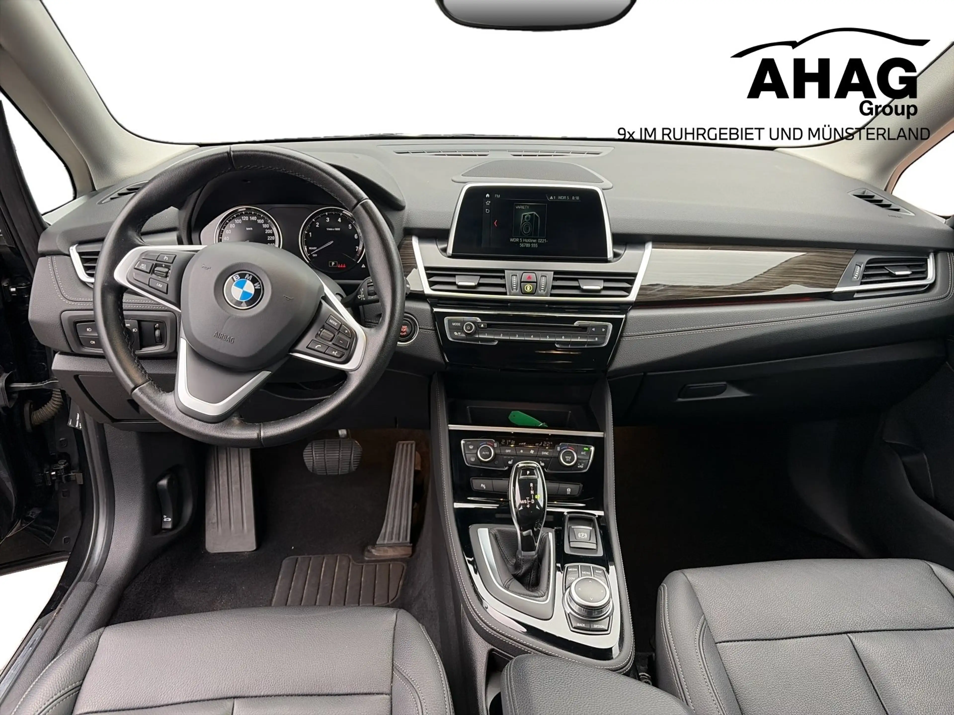 BMW 220 i Active Tourer Luxury Line — photo 9