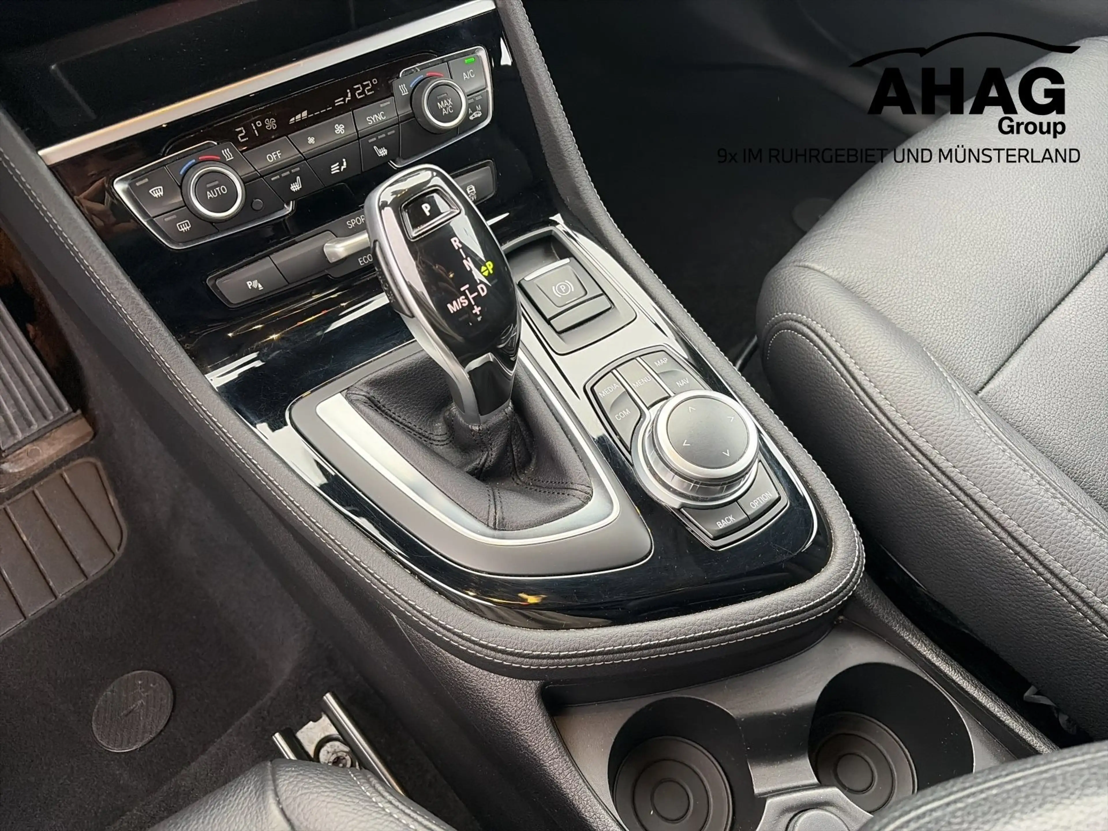 BMW 220 i Active Tourer Luxury Line — photo 10