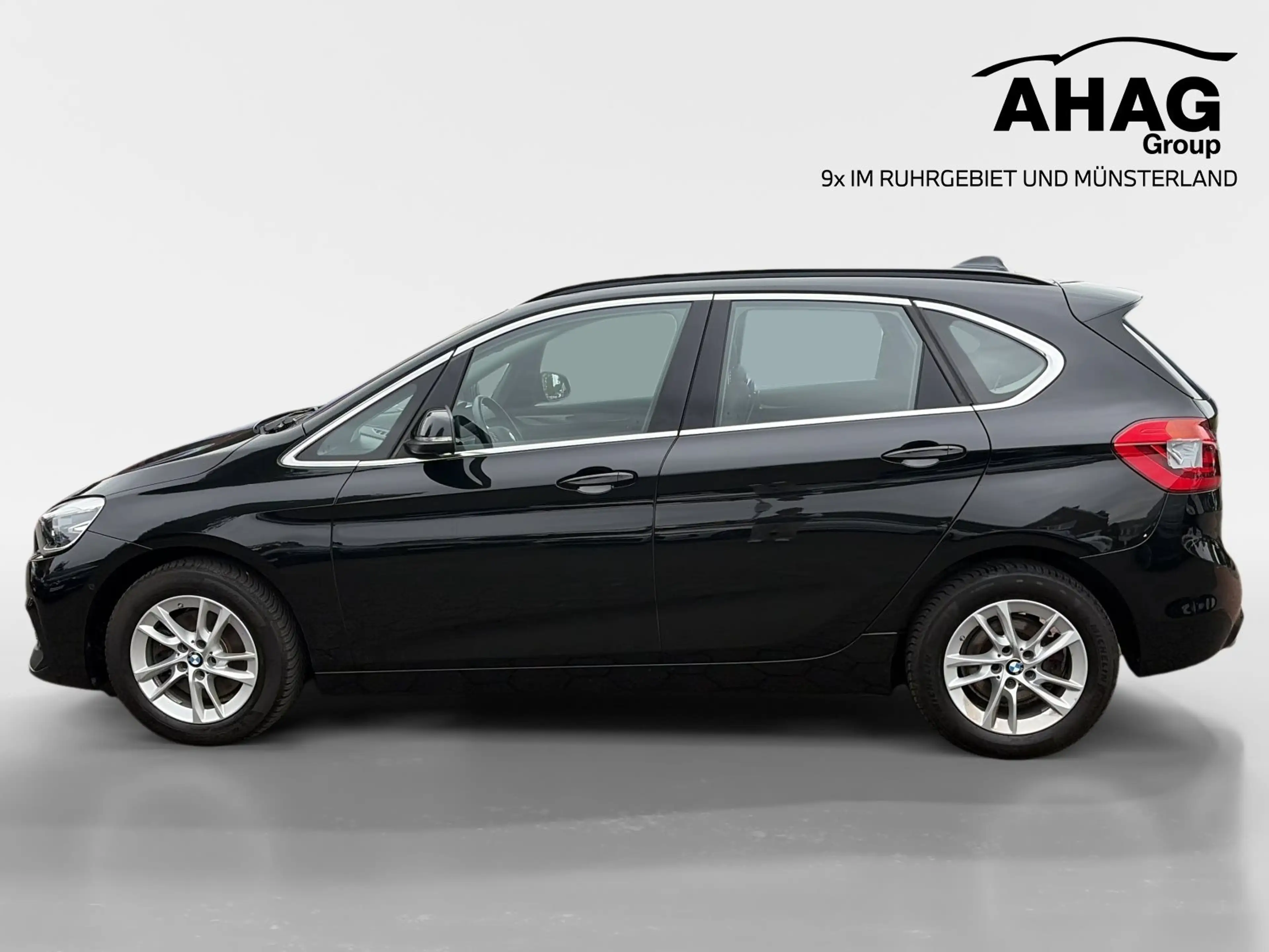 BMW 220 i Active Tourer Luxury Line — photo 6