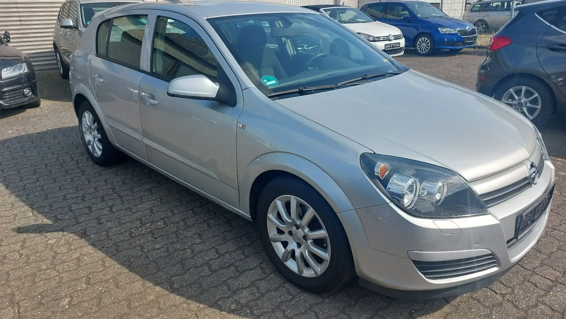 Opel Astra H Lim. Edition Silber - 2
