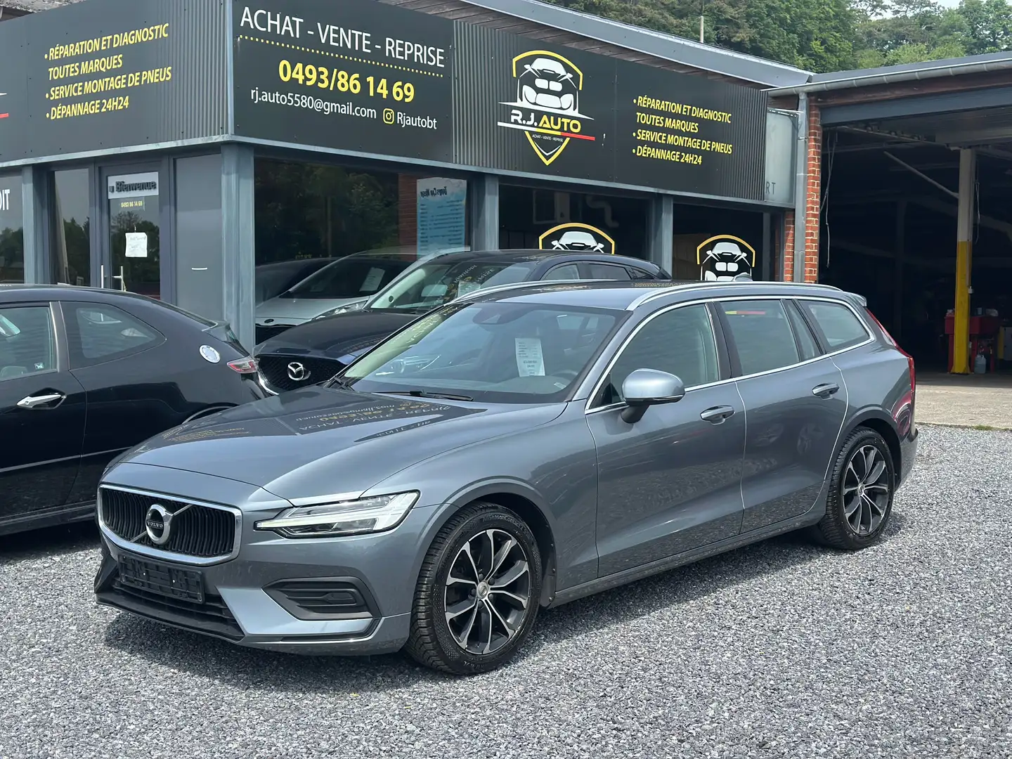 Volvo V60 2.0 D3 Gris - 1