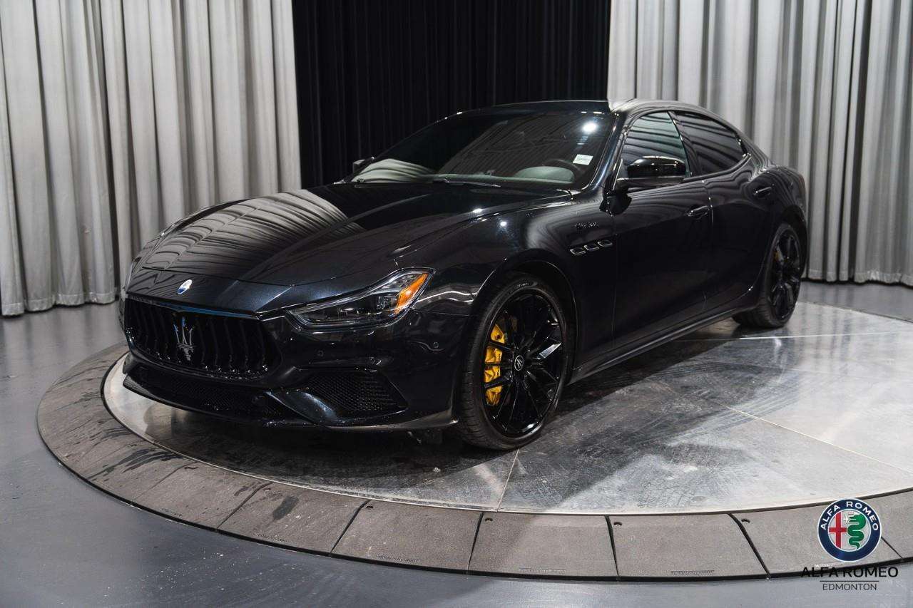 2022 Maserati Ghibli Modena Q4