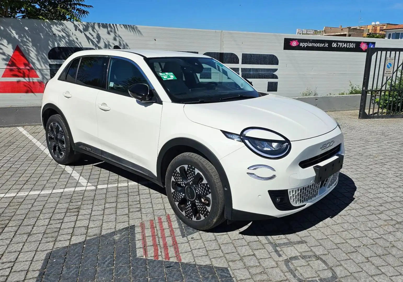 Fiat 600 Hybrid 100 CV DCT MHEV La Prima Weiß - 1