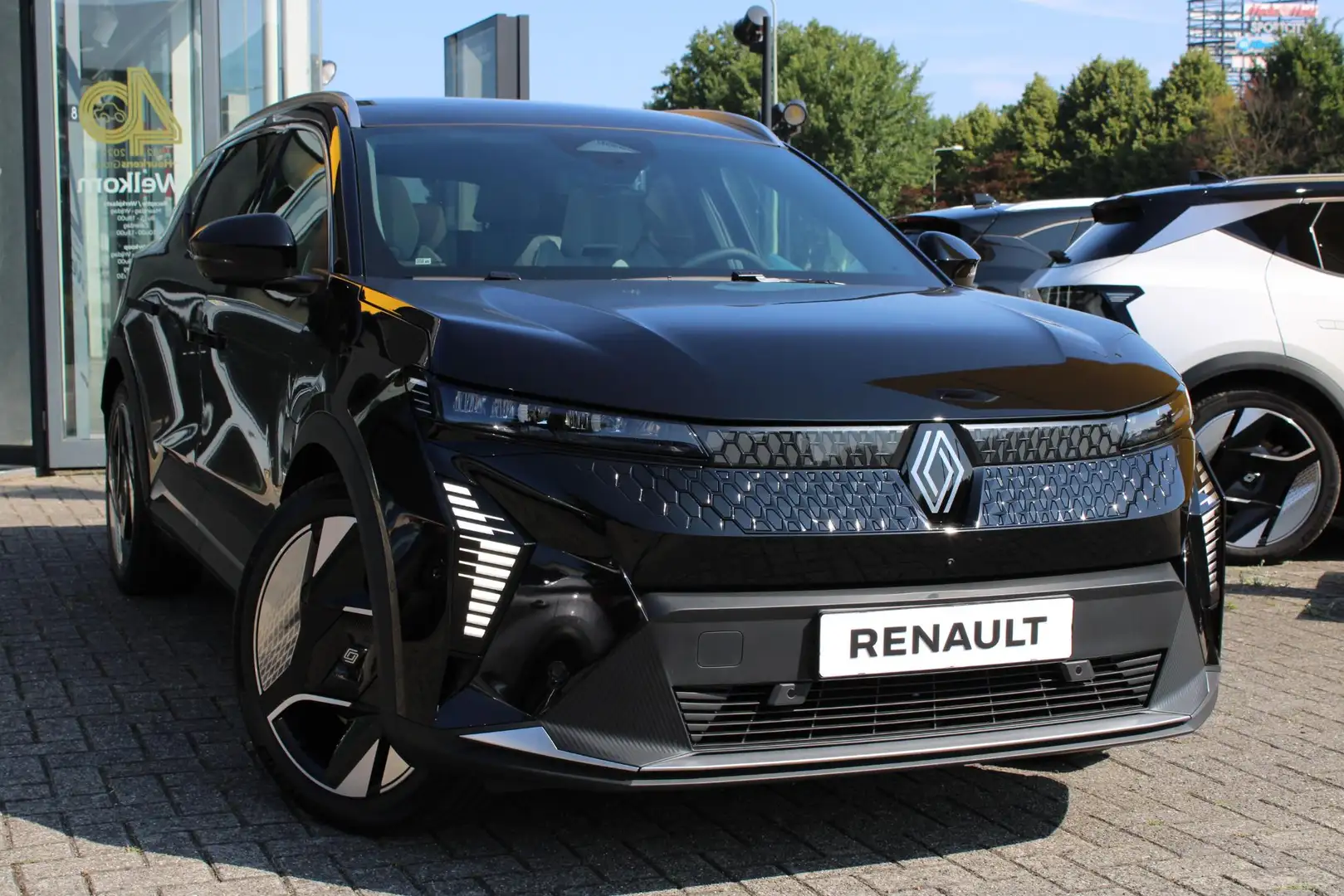 Renault Scenic E-Tech ICONIC 220pk EV87 long range | €.3275,- VOO Zwart - 2