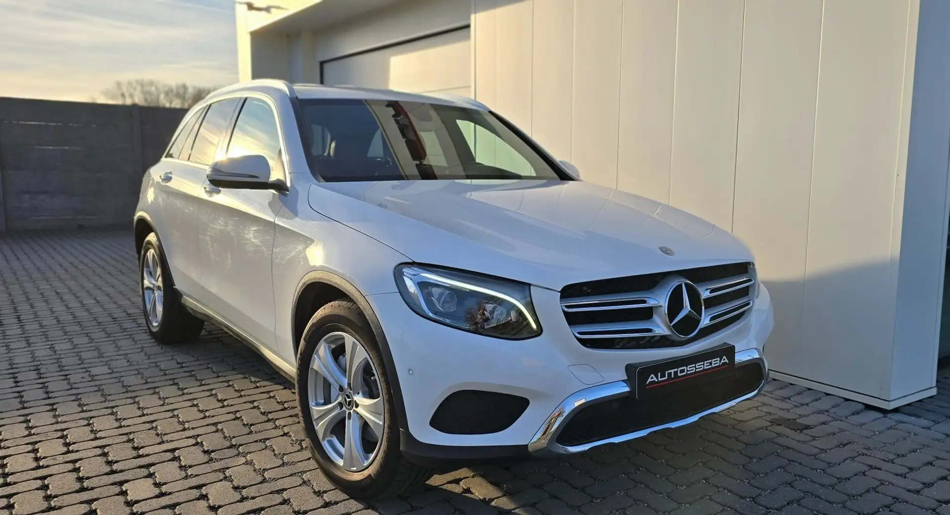 Mercedes-Benz GLC 250 4-Matic Launch Edition Blanc - 2