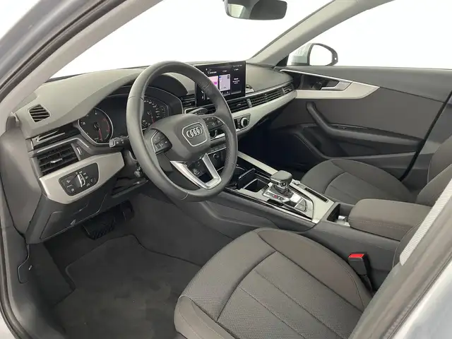 Audi A4 view 8