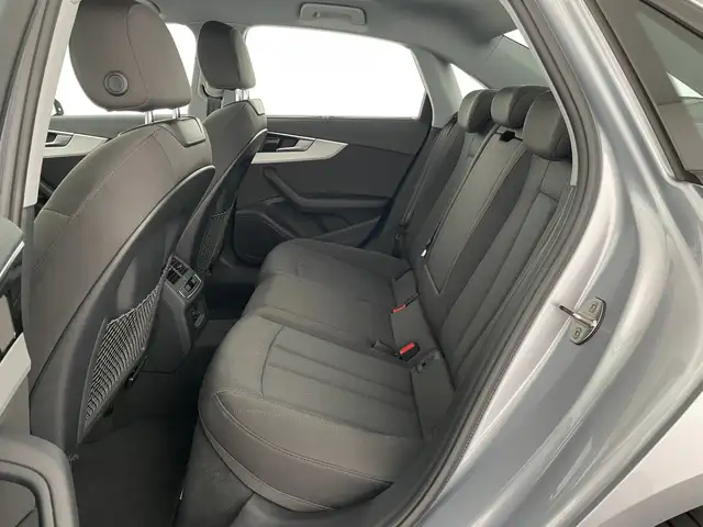 Audi A4 view 11