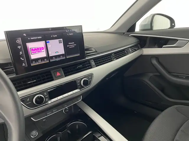 Audi A4 view 9