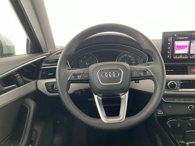 Audi A4 view 12