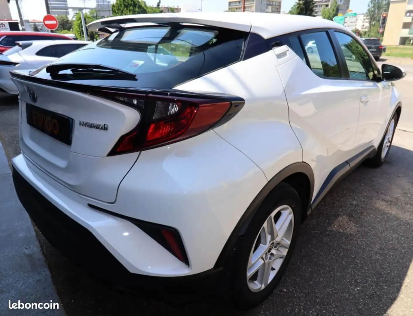 Toyota C-HR 1.8 122H 100 HYBRID FULL-HYBRID DYNAMIC 4X2 E-CVT  Blanc - 2