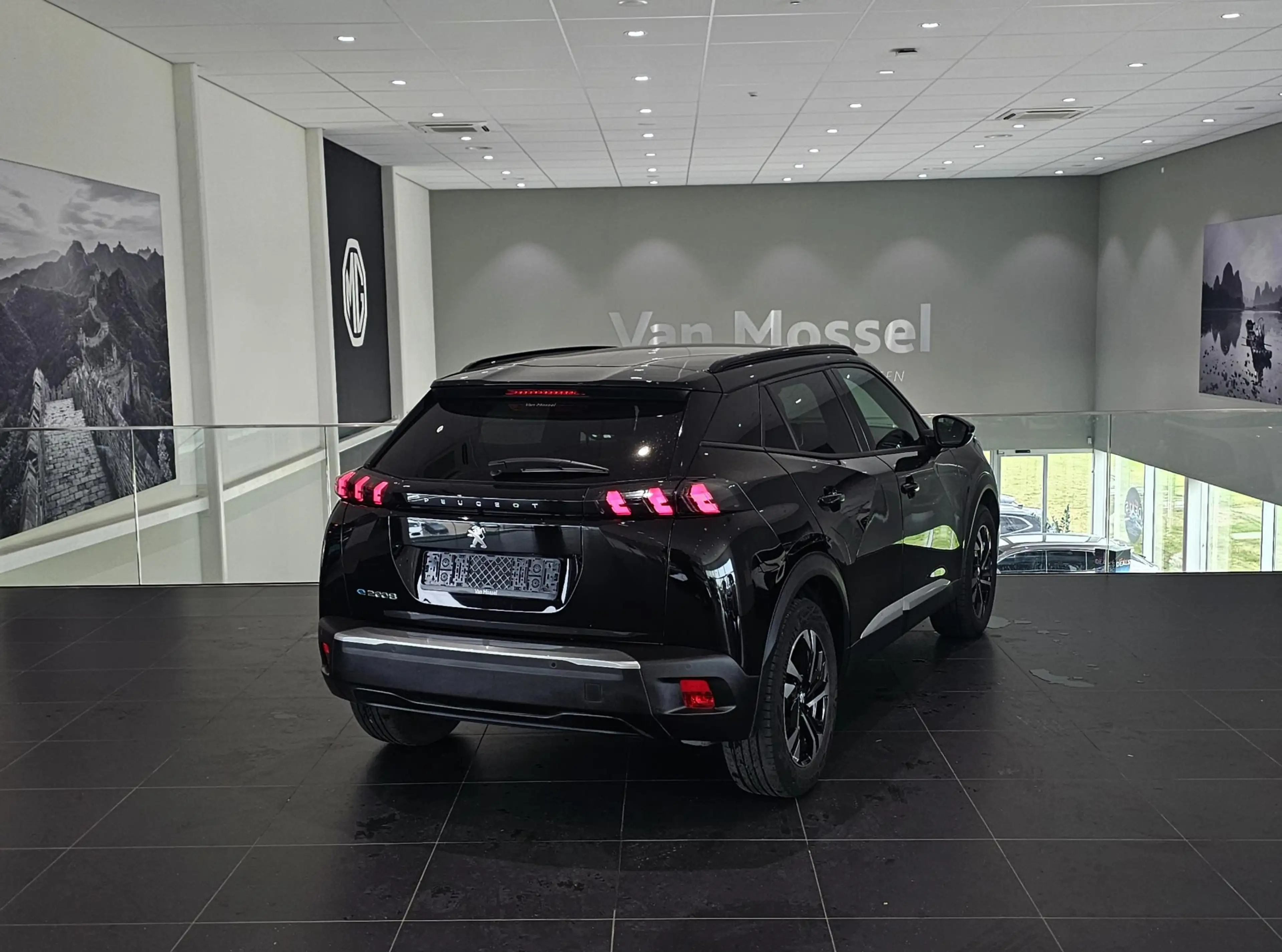 Peugeot e-2008 e-2008 Allure — photo 6