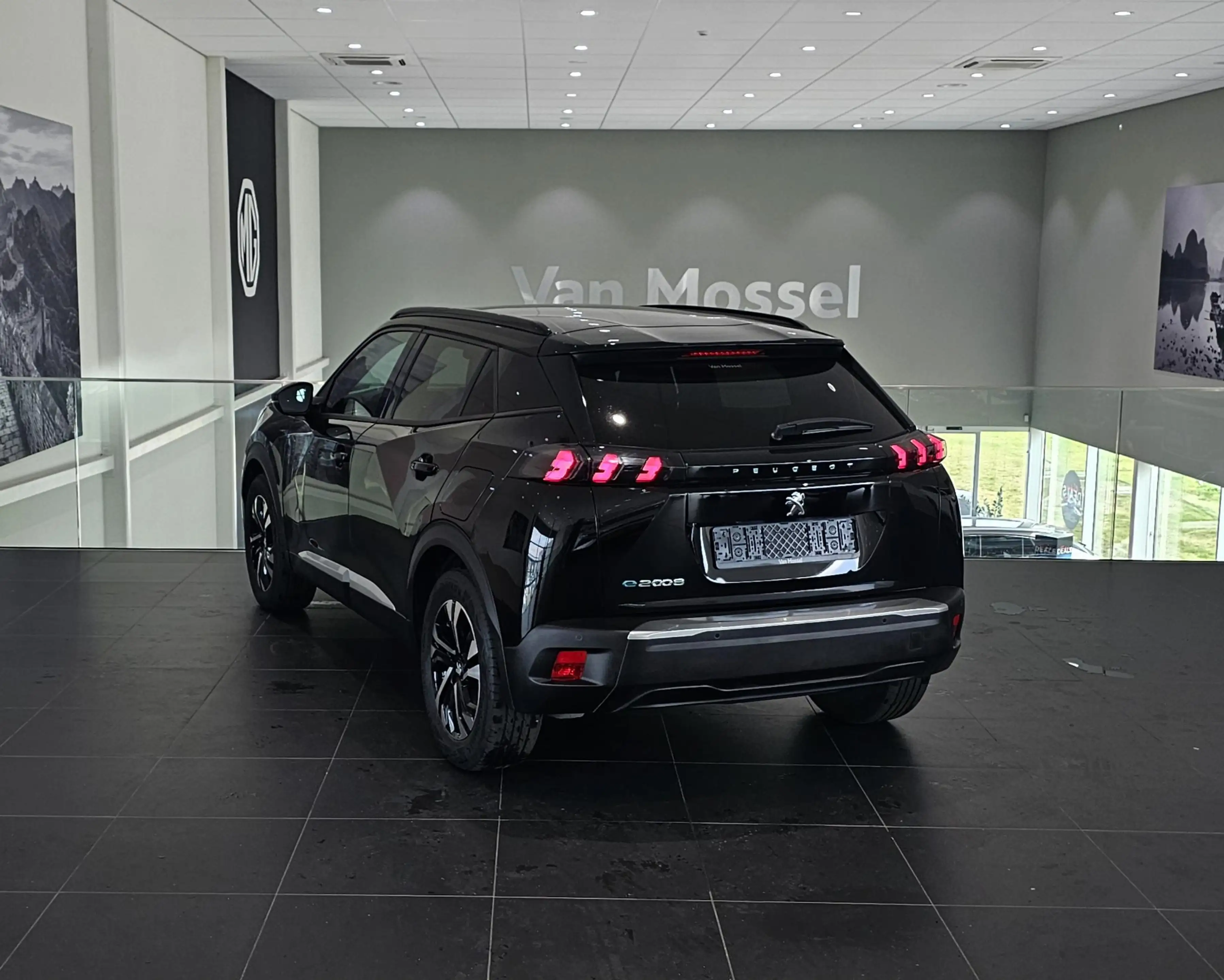 Peugeot e-2008 e-2008 Allure — photo 8