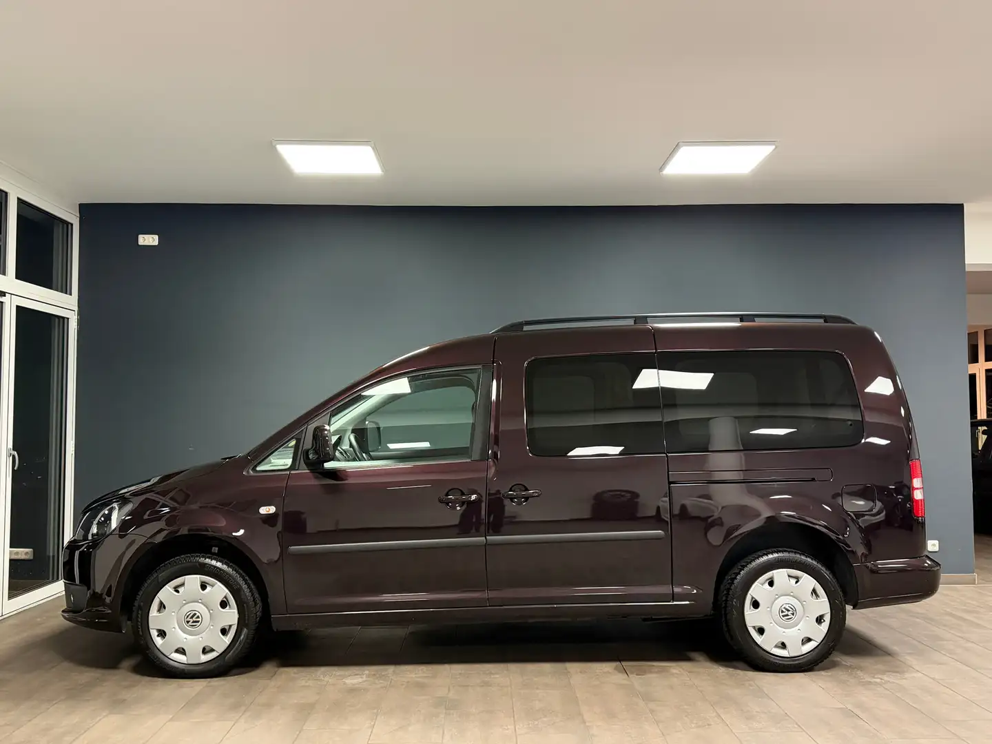 Volkswagen Caddy Maxi 2.0 TDI Trendline / 7-SITZER / SHZ / KLIMAUTO Violett - 2