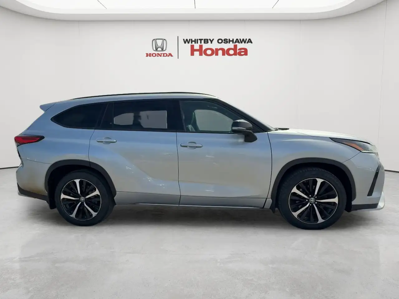 Toyota Highlander снимка Toyota Highlander