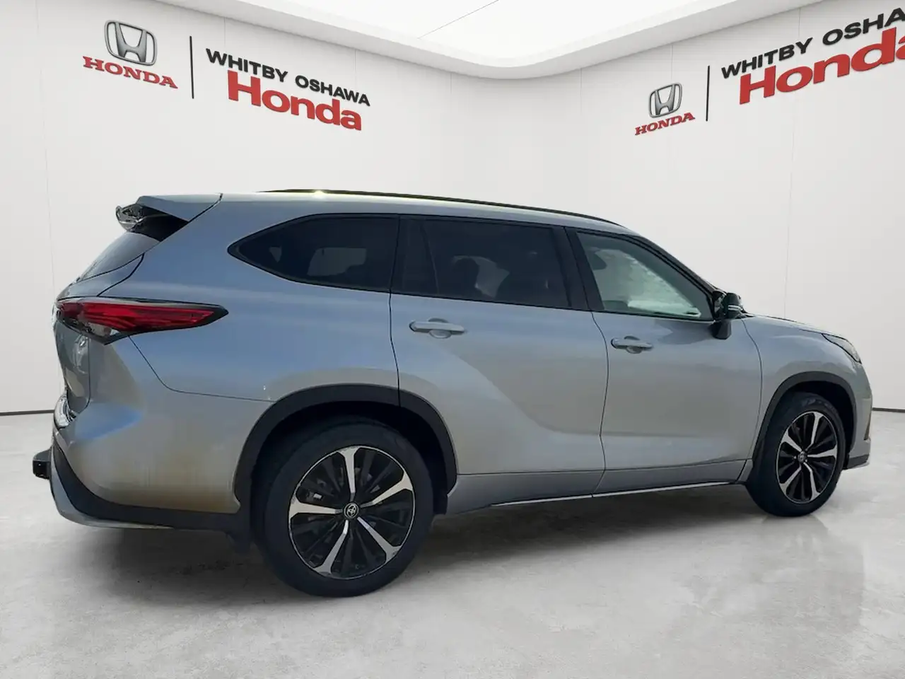 Toyota Highlander снимка Toyota Highlander