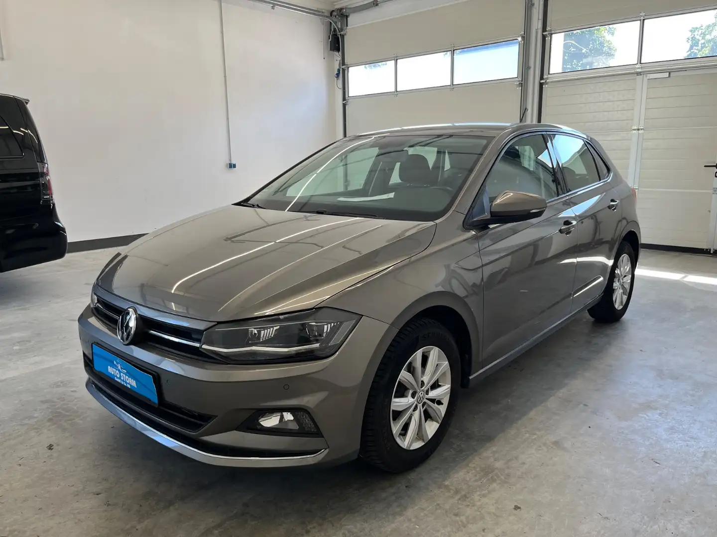 Volkswagen Polo VI 1.0 TSI Highline DSG *1-Hand *LED *SHZ *PDC*Tem Grau - 1