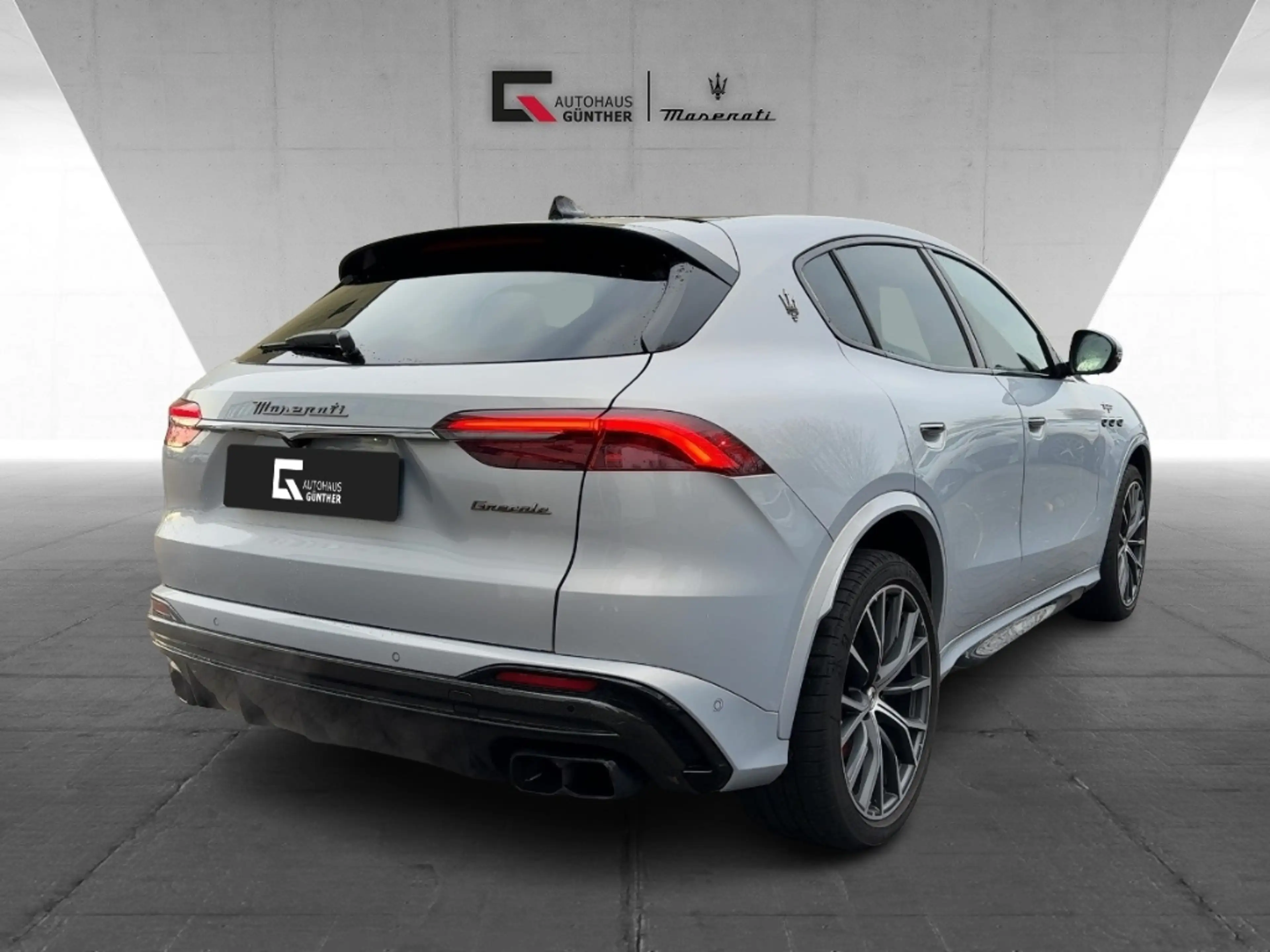 Maserati Grecale Trofeo 3.0 V6 530HP - Pano-Carbon-360 — photo 4