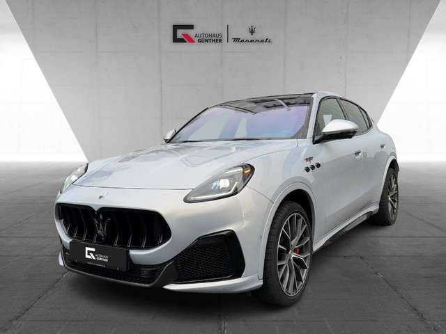 Imagine Maserati Grecale Trofeo 3.0 V6 530HP - Pano-Carbon-360