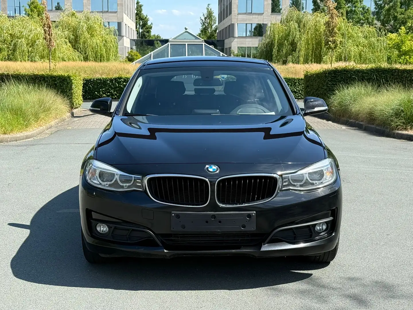BMW 318 Gran Turismo d - 2