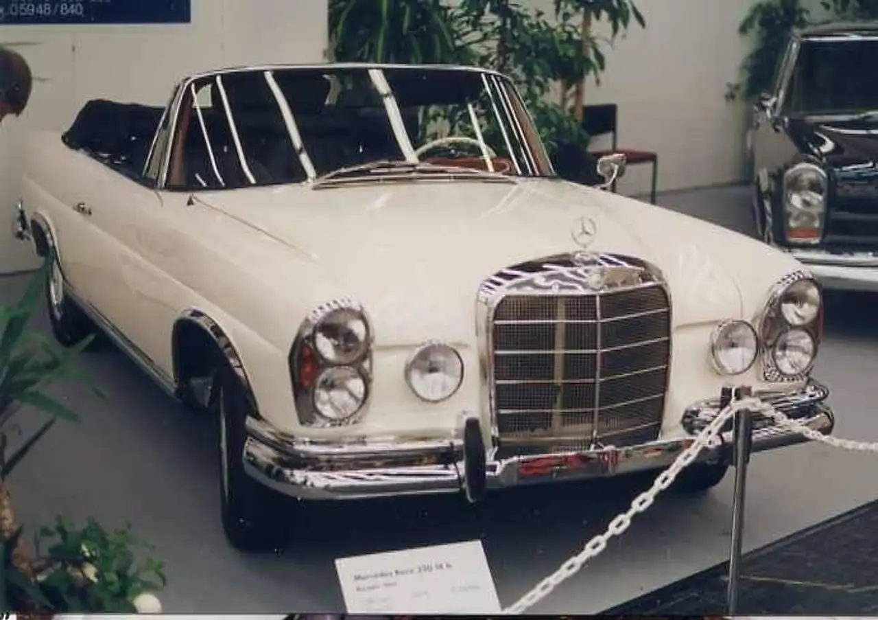 Mercedes-Benz 220 W111 Cabrio Sonderserie 26 Stk von MB, foto 1