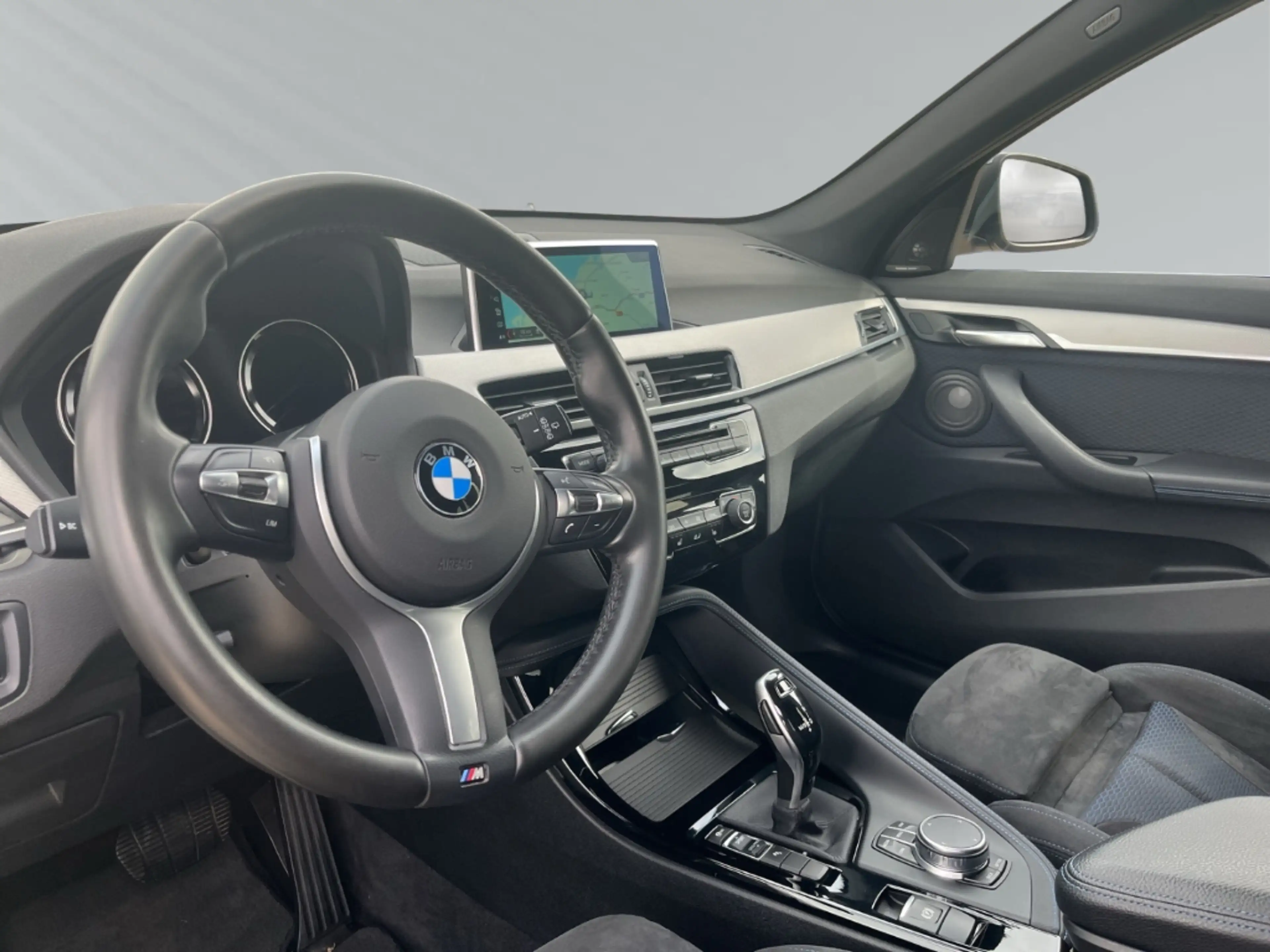 BMW X1 sDrive 18d M Sport/HUD/HarmanKardon/LED/GRA — photo 5