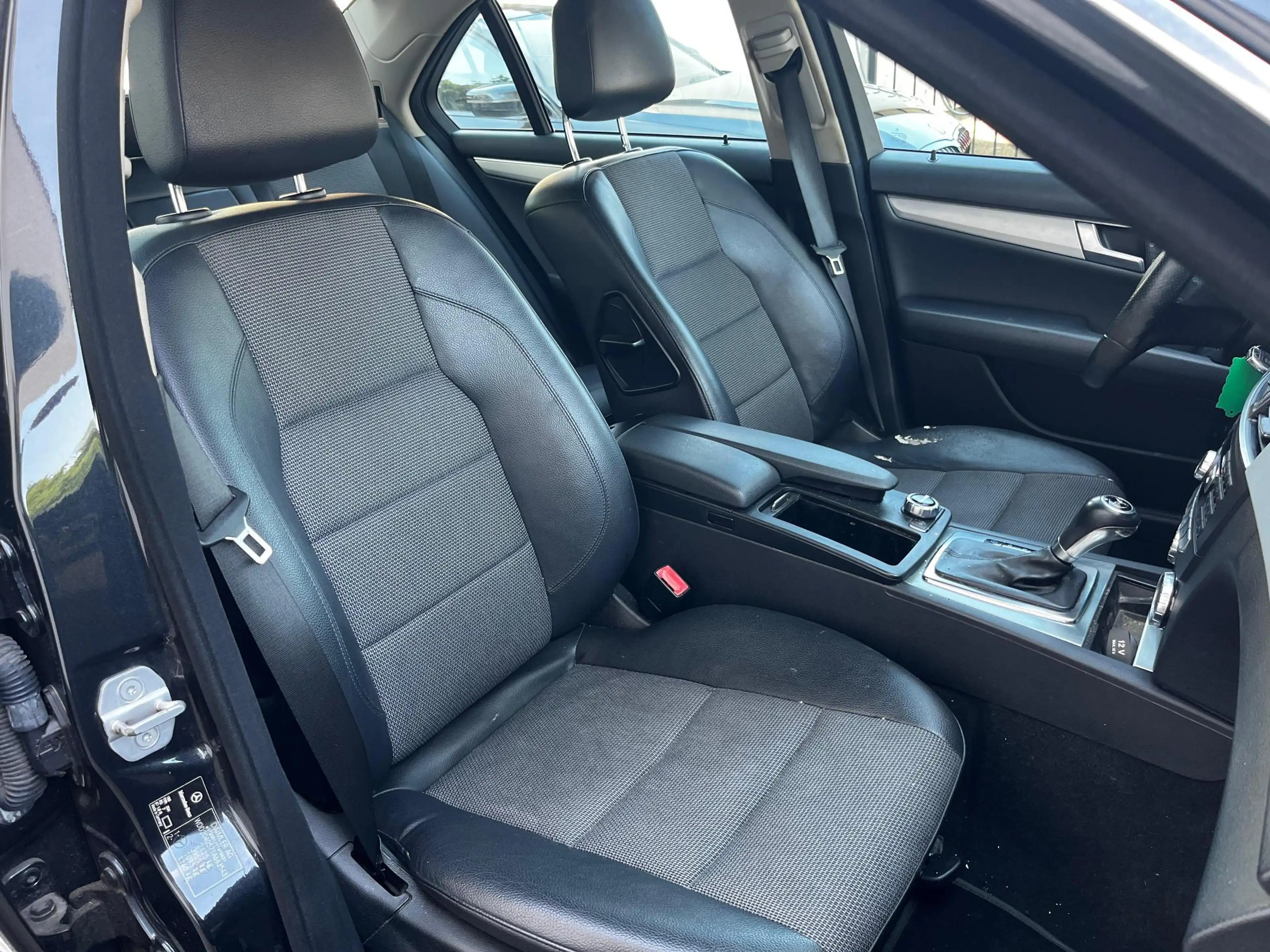 Mercedes-Benz C 350 Avantgarde — photo 12
